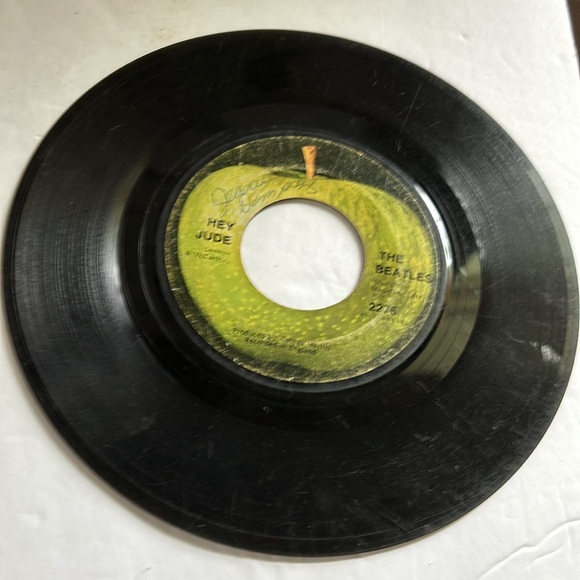 The Beatles - Hey Jude 45RPM Vinyl Record - Picture 3 of 6